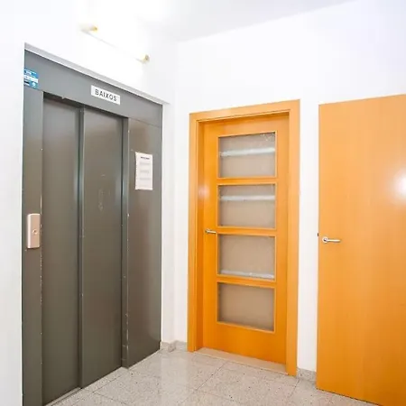 Al38 Elegant In Fenals Апартаменты *